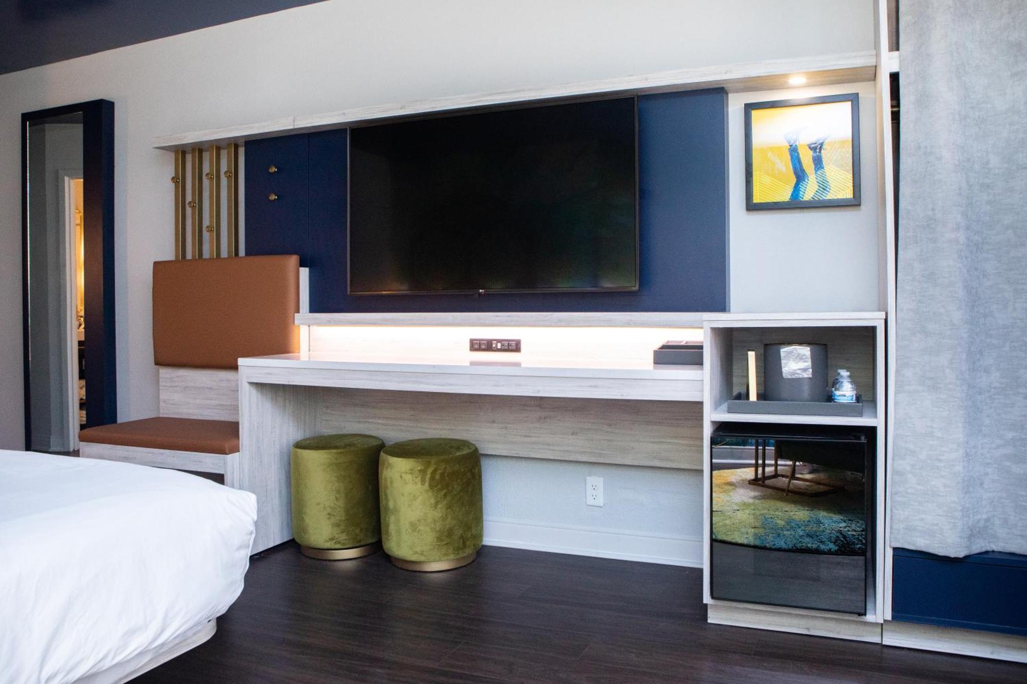 Hotel Denim Гринсборо Экстерьер фото